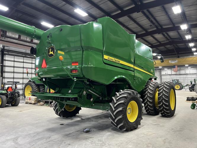 John Deere S770