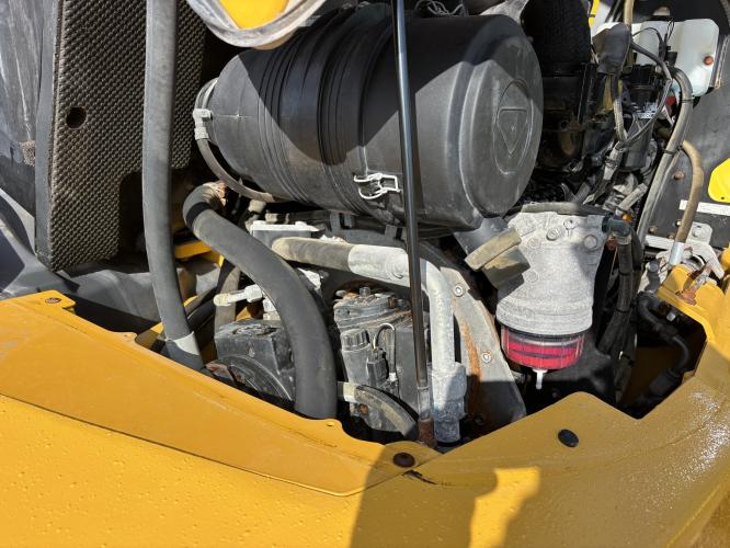 John Deere 324L