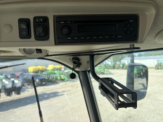 John Deere S670
