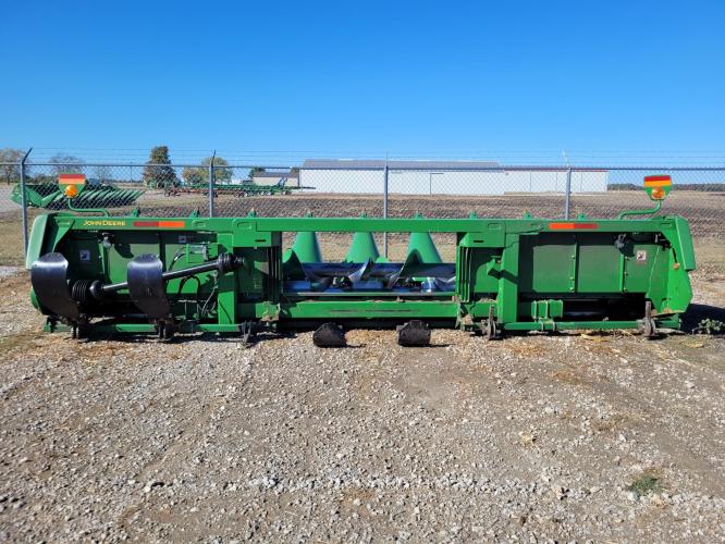 John Deere 708C