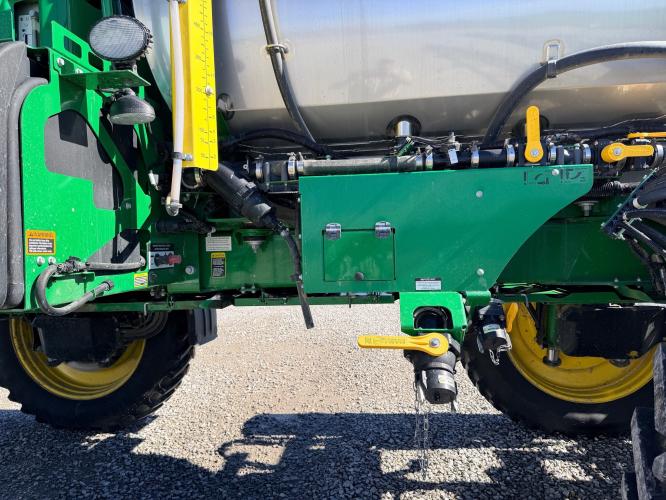 John Deere R4045