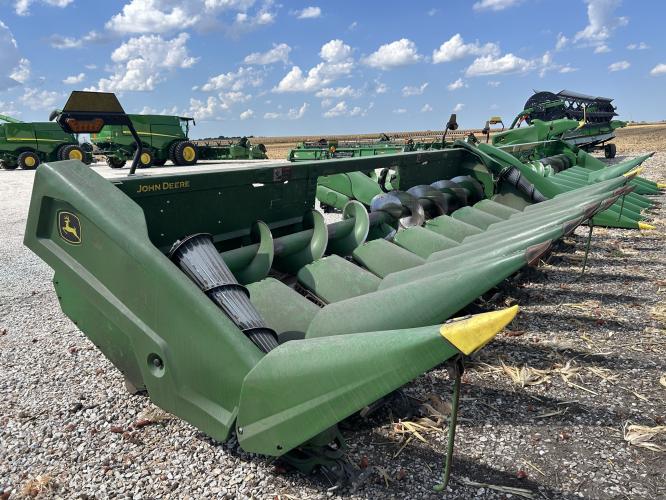 John Deere C8R