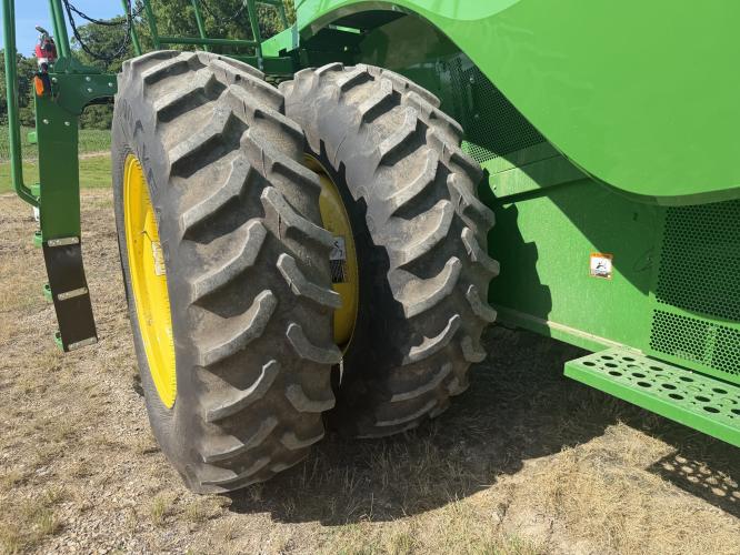 John Deere S760