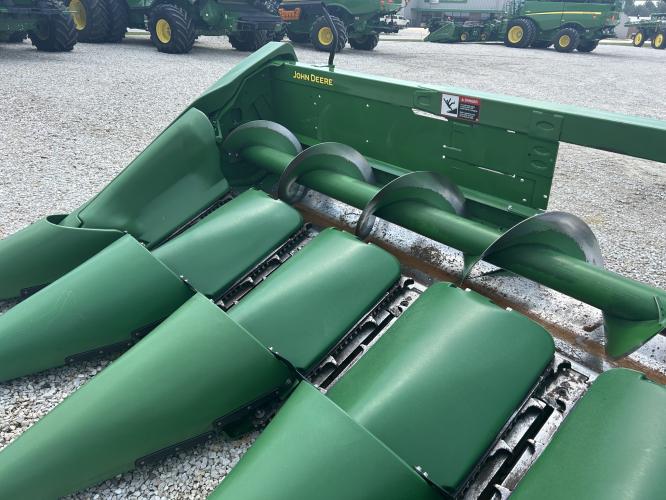John Deere C8R