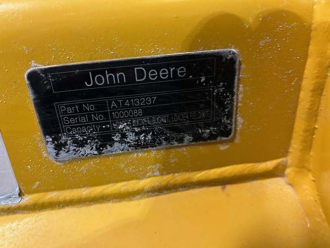 John Deere NEW WEATHERED AT413237 1.1CU M BUCKET