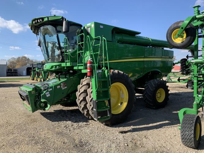 John Deere S780