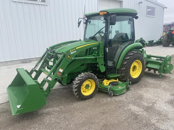 John Deere 3046R