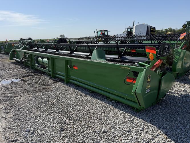 John Deere 635F