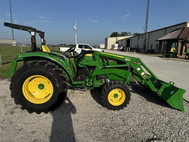 John Deere 4052M