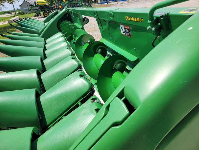 John Deere 608C