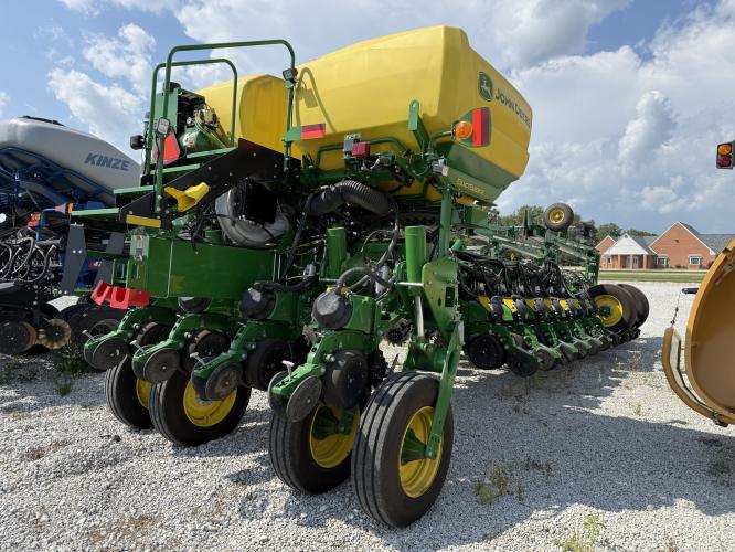 John Deere 1775NT