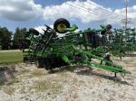 John Deere 2720