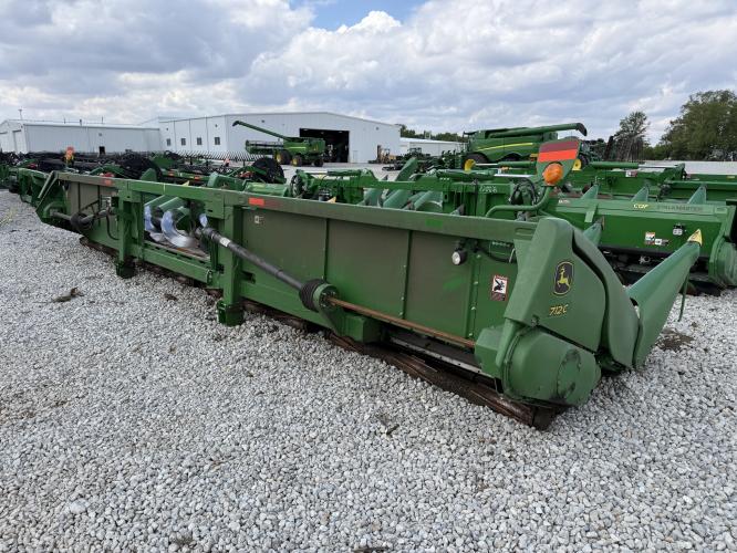 John Deere 712C