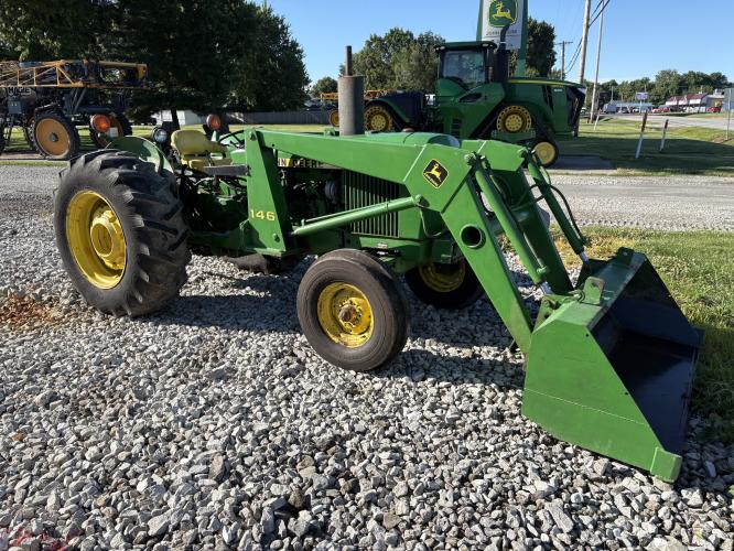 John Deere 2640