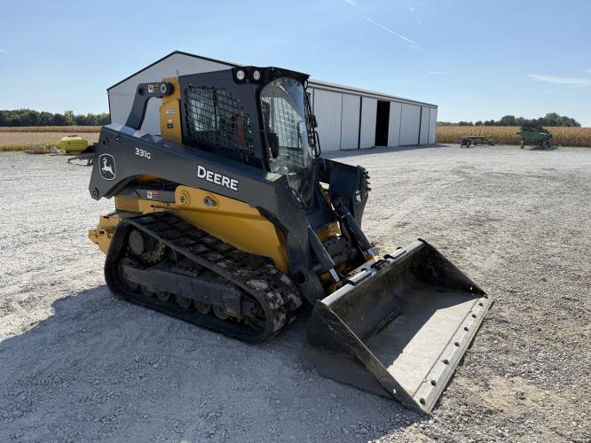 John Deere 331G