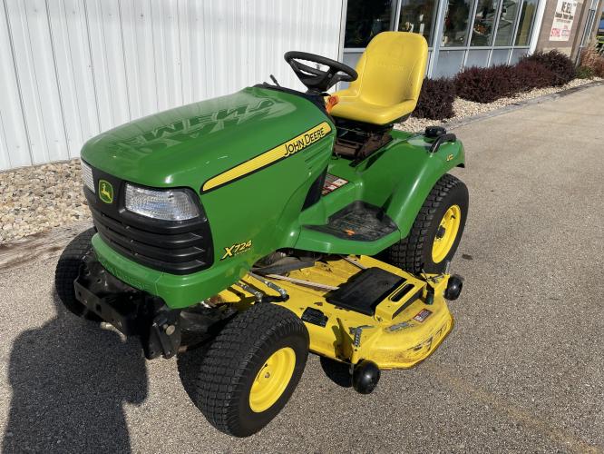 John Deere X724