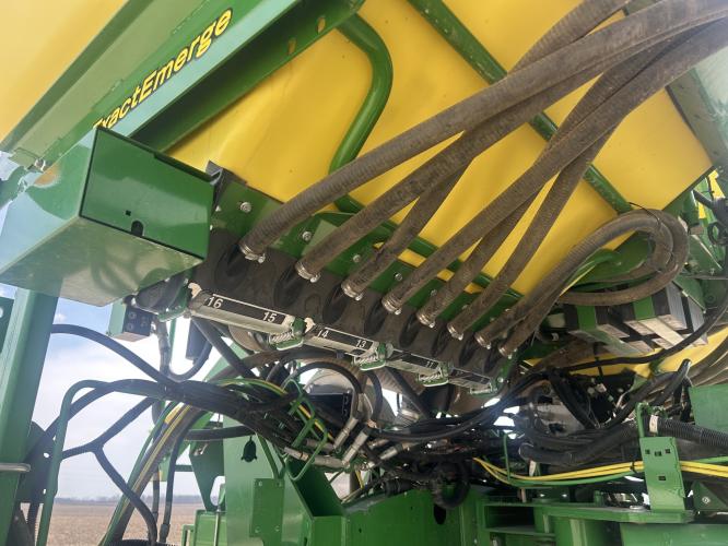 John Deere 1775NT