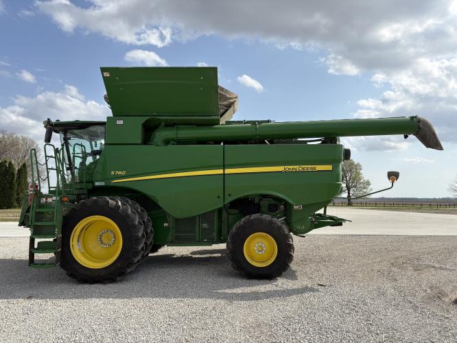 John Deere S760