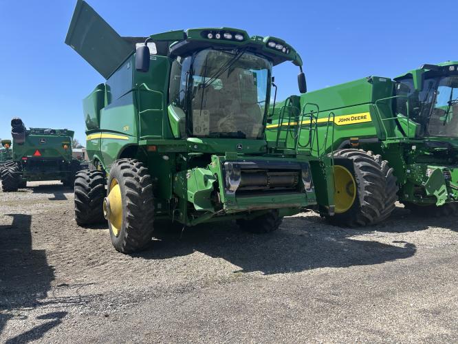 John Deere S670