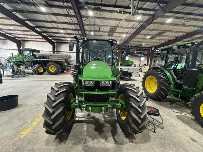 John Deere 5120M