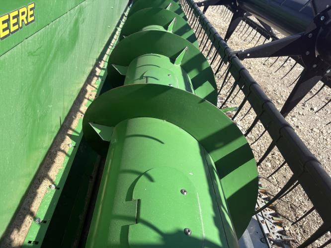 John Deere 635F