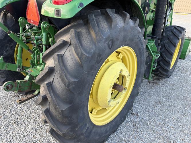 John Deere 6115M
