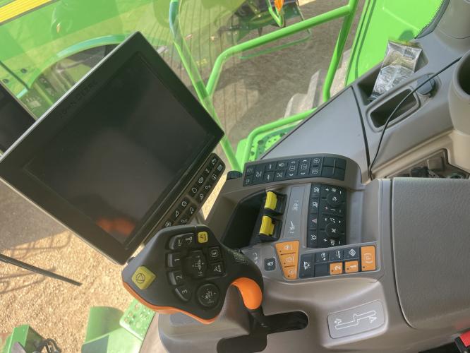 John Deere S780