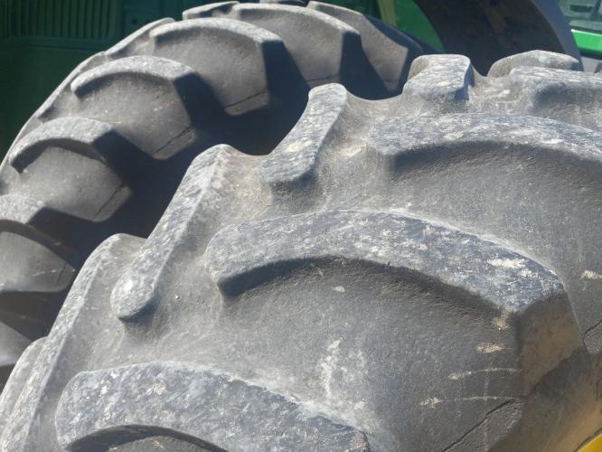 John Deere 8420