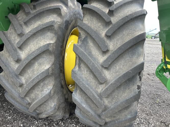 John Deere X9 1000