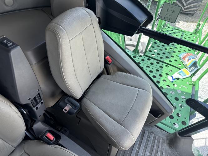 John Deere X9 1100