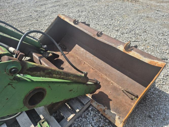 John Deere 148