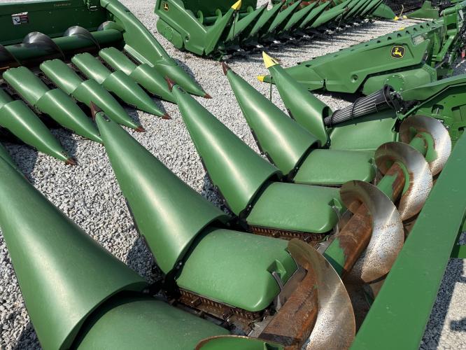 John Deere C8R