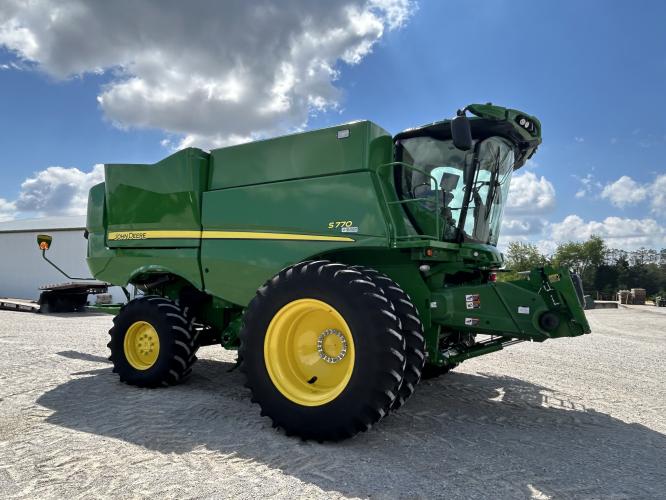 John Deere S770