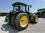 John Deere 8235R