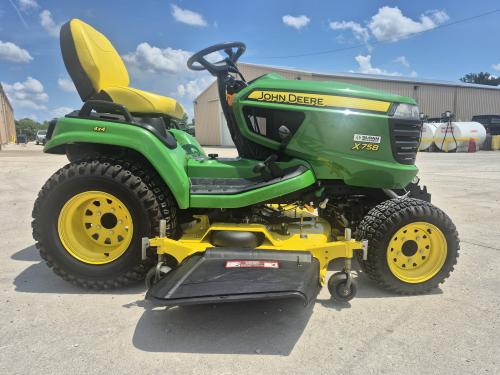 2018 John Deere X758