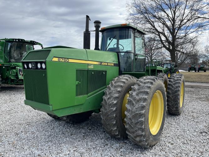 John Deere 8760