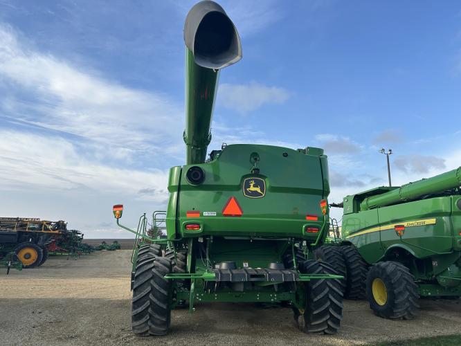 John Deere S780