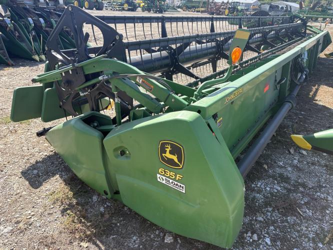 John Deere 635F
