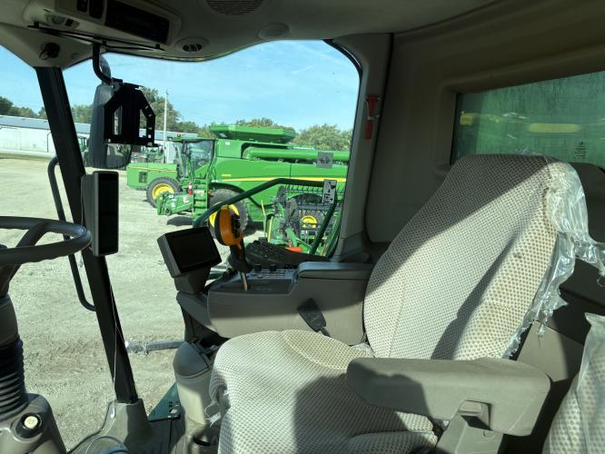 John Deere S660
