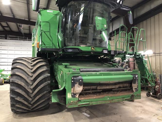 John Deere X9 1100