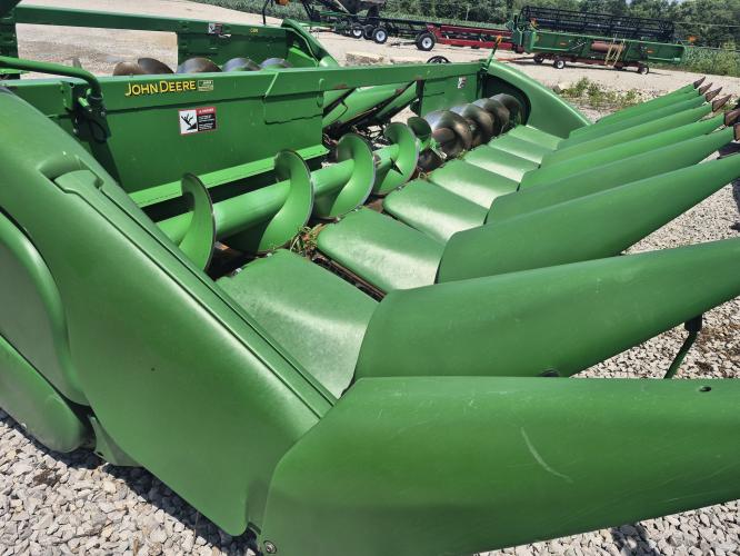 John Deere 608C