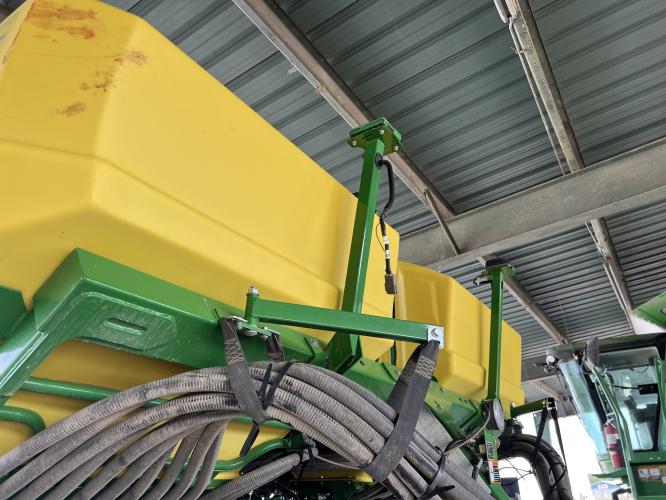 John Deere 1775