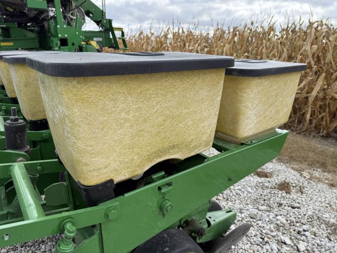 John Deere 7200