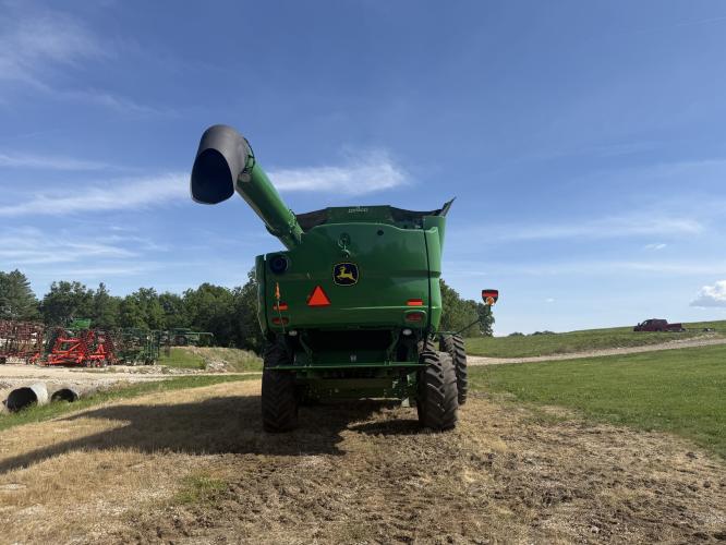John Deere S760