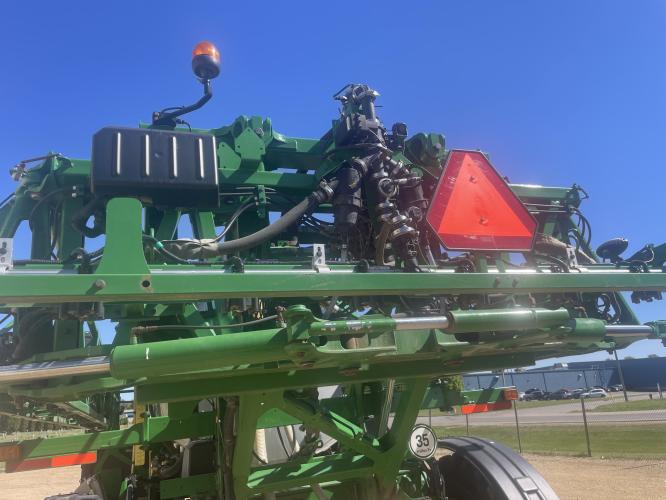 John Deere R4044