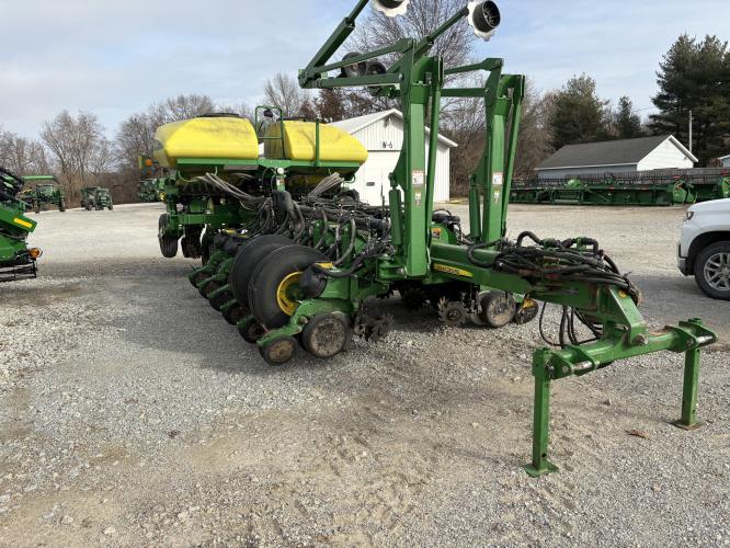 John Deere 1775NT