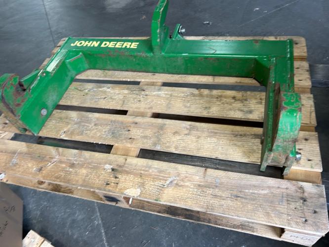 John Deere TY16042 cat 2 quick hitch