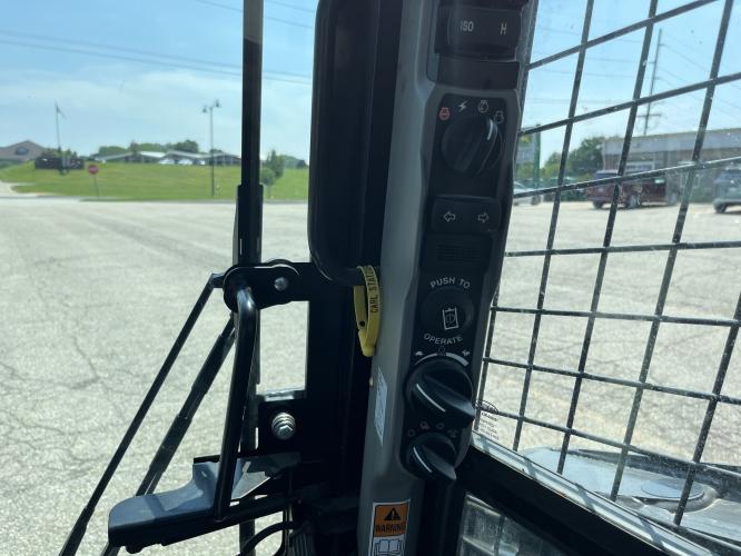 New Holland C327