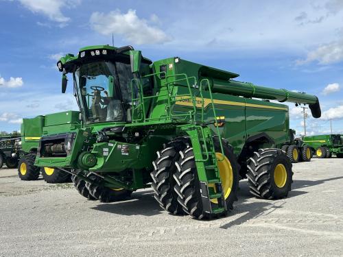 2025 John Deere S7 700