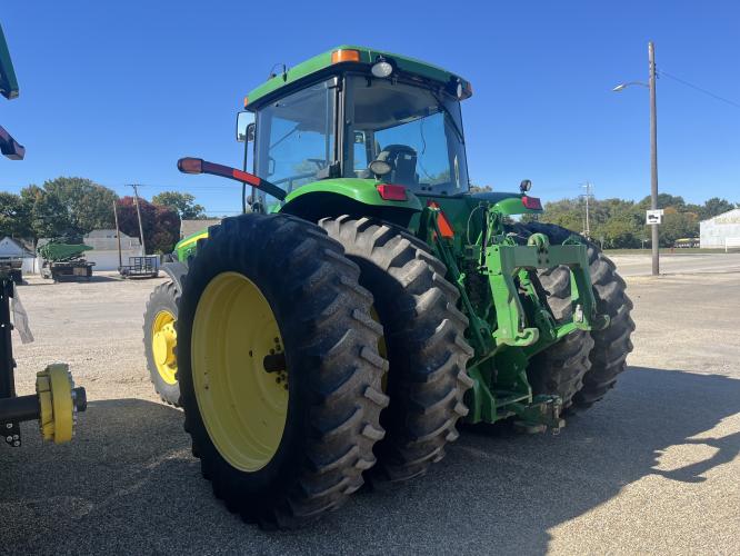 John Deere 8420